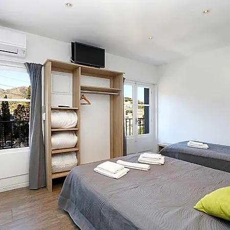 Hotel Arago 3*