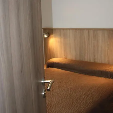 Arago Отель Сербер